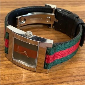 Authentic Gucci Women’s Watch Stainless Steel Ribbon Band  with battery